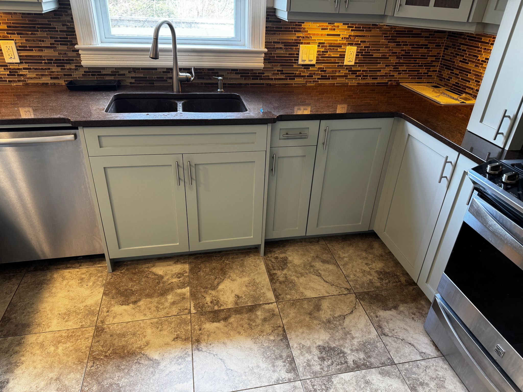 Stunning blue kitchen cabinets