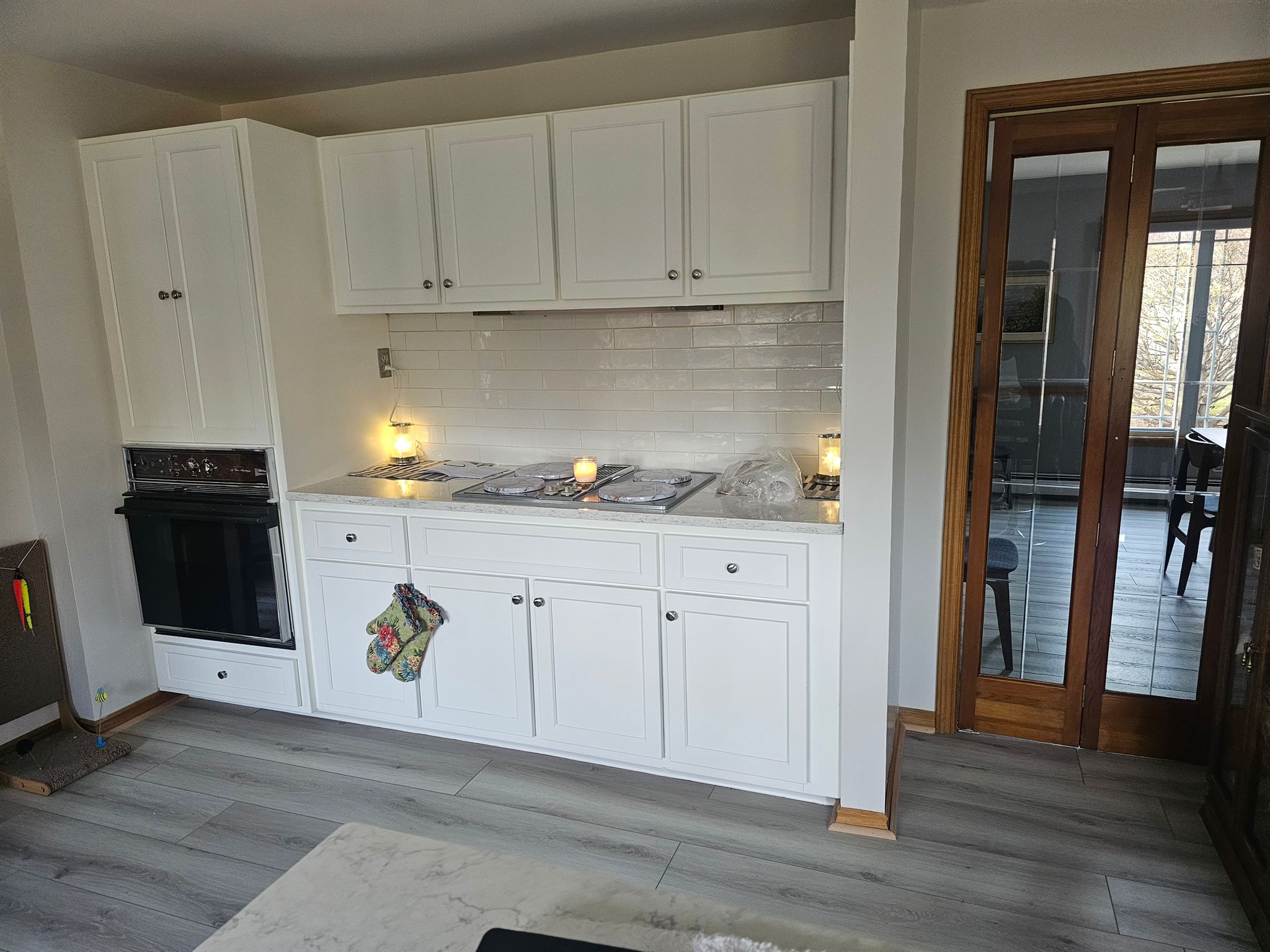 Contemporary grey kitchen